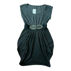 NWT Women’s cocktail dress with built in detachable belt and rouching at the hip